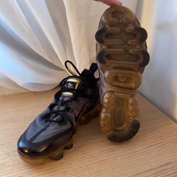 NIKE VAPORMAX SNEAKERS - Picture 11 of 16